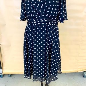 Jessica Howard 16W navy w/white polka dot flutter sleeve chiffon dress